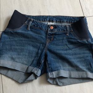 Old navy maternity shorts.